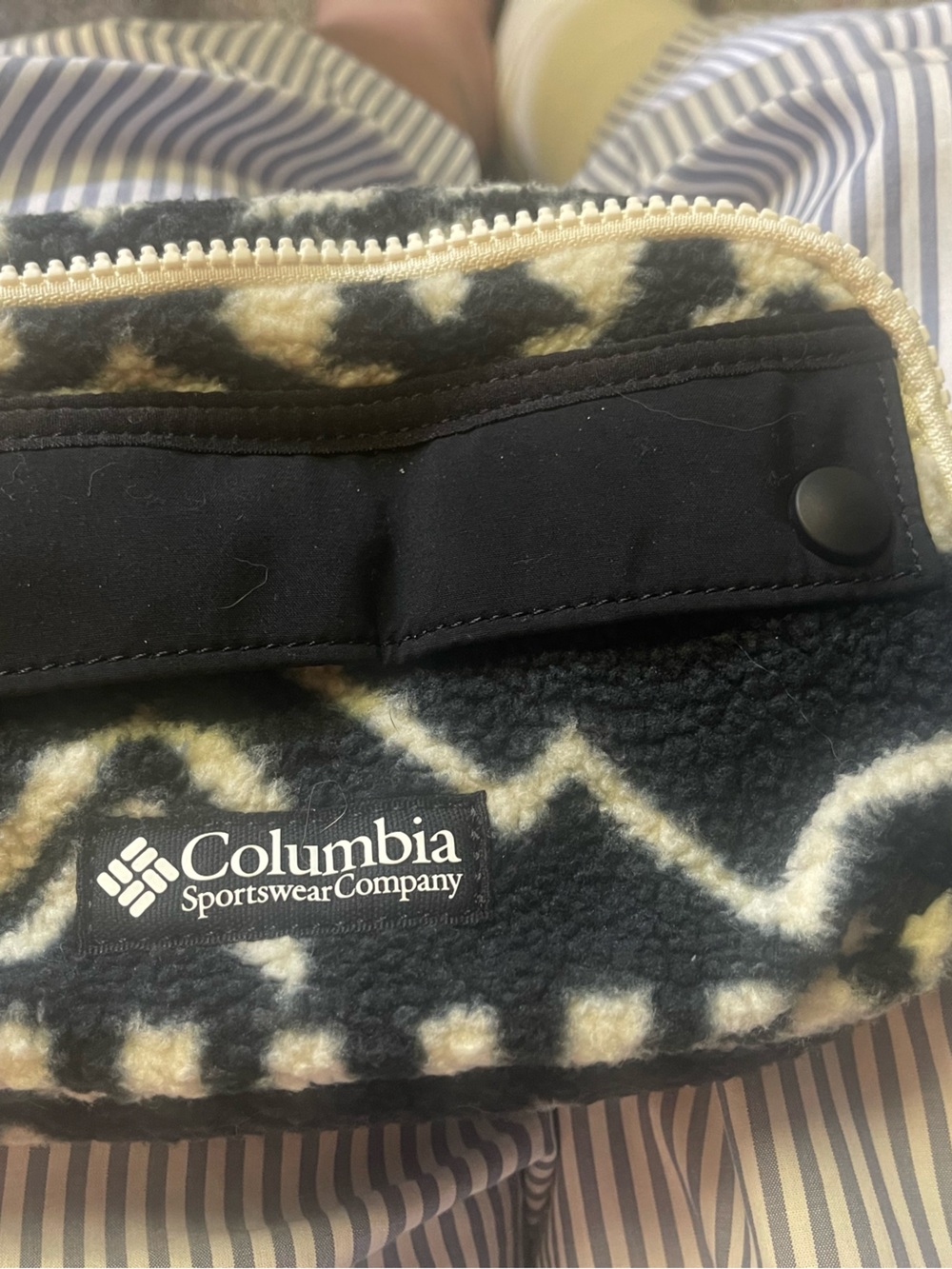 Columbia Black and Cream Sherpa Hip Pack